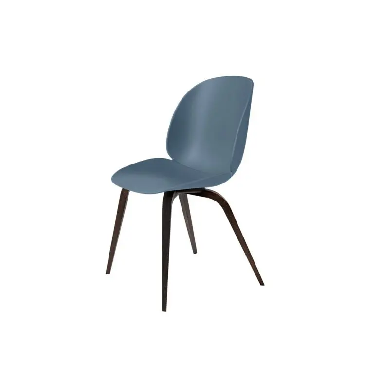 Gubi Stuhl Beetle ungepolstert  - New Beige - Beine Walnuss