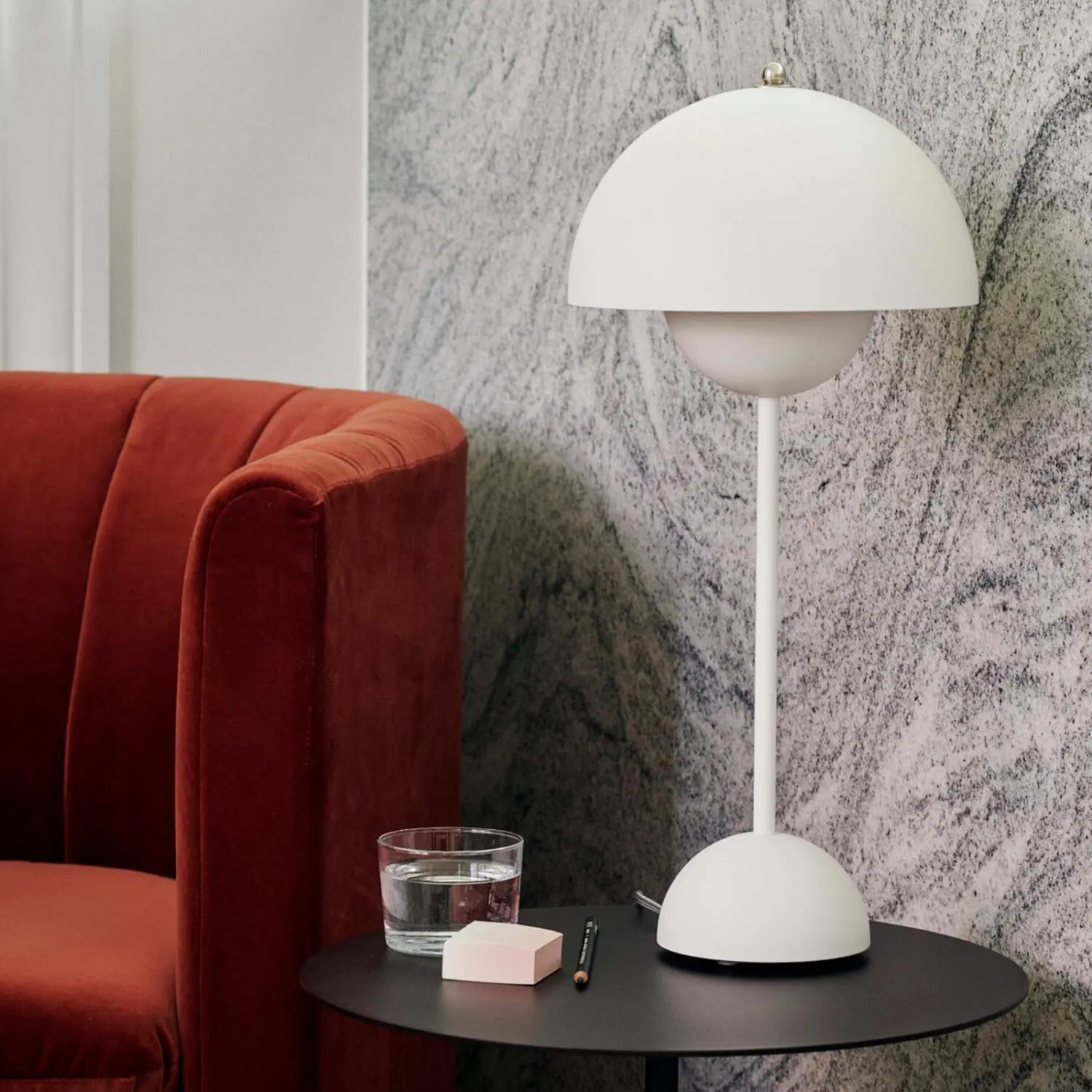 &Tradition - Tischleuchte Flowerpot Verner Panton VP3 - Matt White – Bild 2