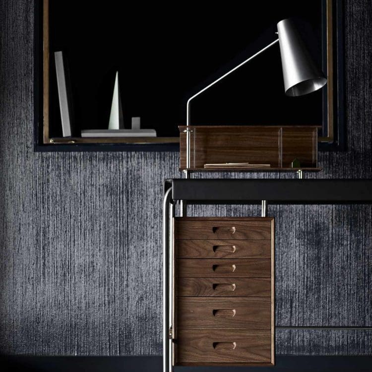 Alternative view of Carl Hansen Schreibtisch AJ52 - Walnuss geölt