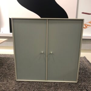 Schrankelement mit zwei Flügeltüren by Montana