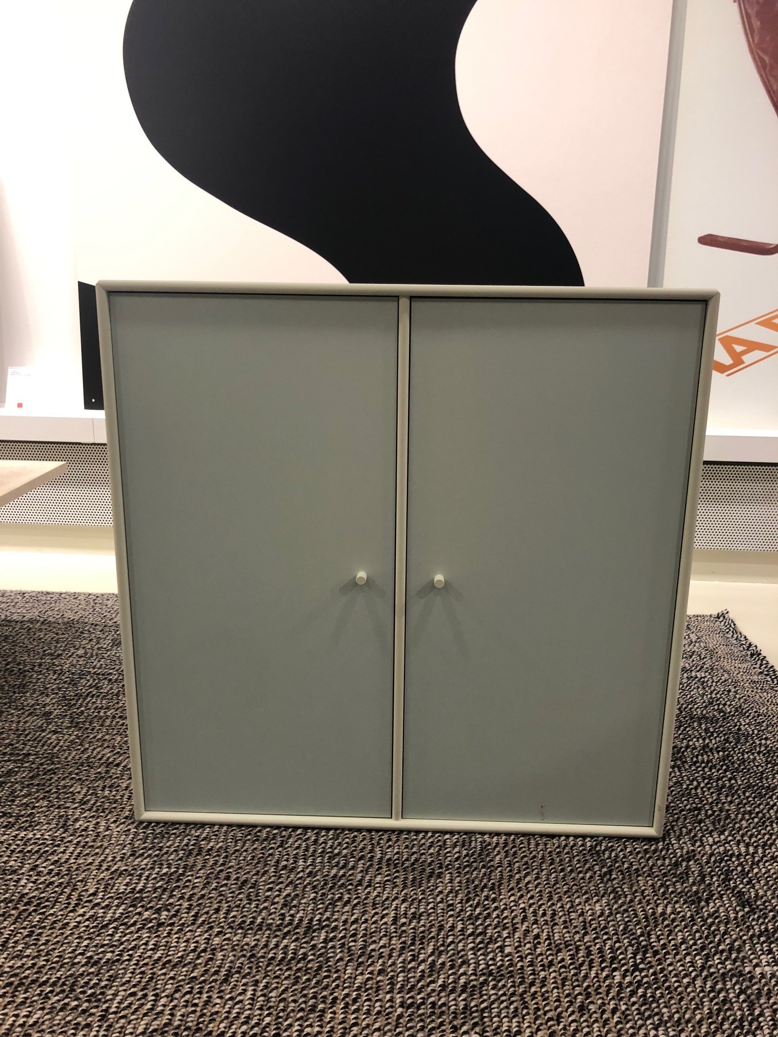 Schrankelement mit zwei Flügeltüren by Montana